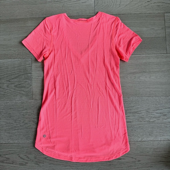 🦊 Lululemon Tee - Picture 2 of 5